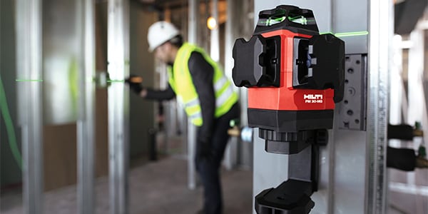 The PM 30-MG is easy to attach due to it magnetic bracket