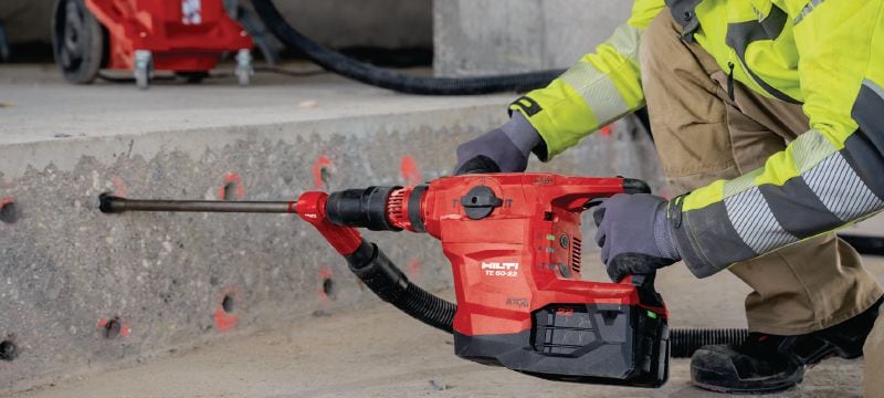 TE 60-22 Аккумуляторный перфоратор Мощный аккумуляторный перфоратор TE-Y (SDS Max) с системой активного контроля крутящего момента и системой активного подавления вибрации для бурения и долбления бетона с высокими нагрузками (платформа батарей Nuron) Применения 1