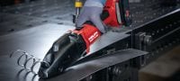 Шлицевые ножницы SSH 6-22 Высокоэффективные аккумуляторные режущие ножницы для быстрой резки листового металла, профилей и трасс ОВ и ВК до 2,5 мм│12 калибра (платформа батарей Nuron) Применения 6