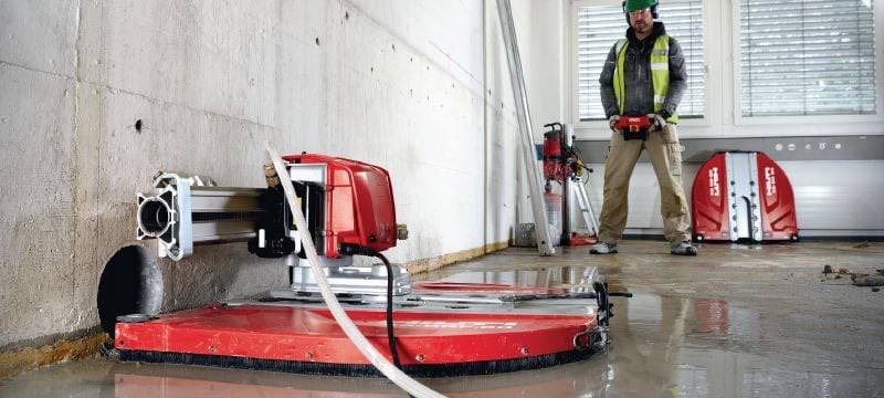 SPX LCS Equidist Диск для стенорезной машины (60H: подходит для инструментов Hilti и Husqvarna®) Высокоэффективный диск для стенорезной машины (5–10 кВт) для высокой скорости и долгого срока службы при резке армированного бетона (посадочное отверстие 60H подходит для стенорезных машин Hilti и Husqvarna®) Применения 1