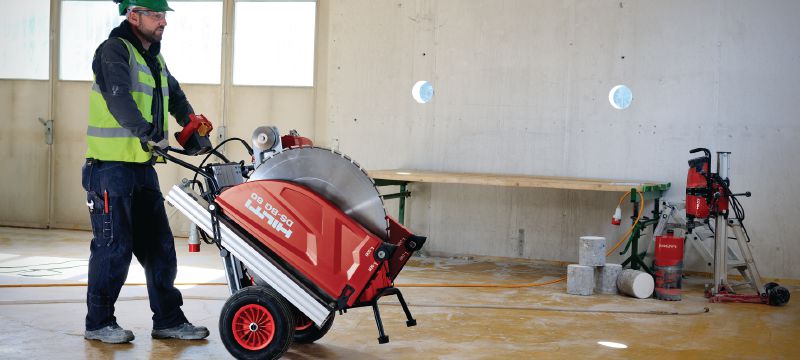 SPX LCS Equidist Диск для стенорезной машины (60H: подходит для инструментов Hilti и Husqvarna®) Высокоэффективный диск для стенорезной машины (5–10 кВт) для высокой скорости и долгого срока службы при резке армированного бетона (посадочное отверстие 60H подходит для стенорезных машин Hilti и Husqvarna®) Применения 1