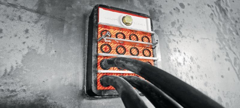Переходные рамы CFS-T SS Переходные рамы для установки противопожарных модулей для герметизации кабельных или трубных проходок с возможностью приваривания к стальным стенам и перекрытиям Применения 1
