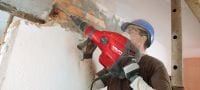 TE 700-AVR SDS-Max Отбойный молоток Мощный отбойный молоток TE-Y (SDS Max) с системой активного подавления вибрации (AVR) для высокопроизводительного демонтажа и долбления бетона и кирпичной кладки Применения 1